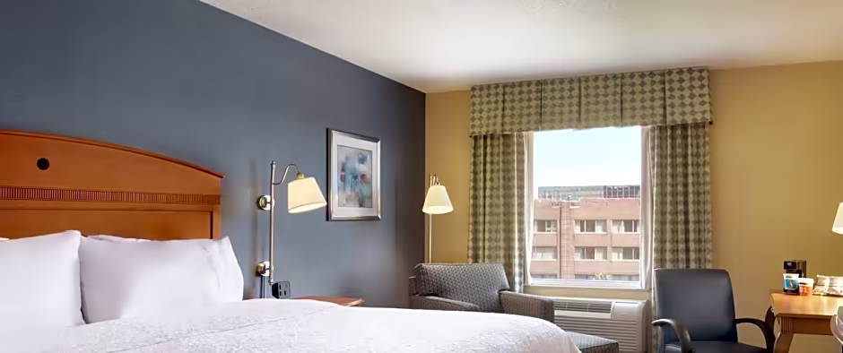 Hampton Inn New York - LaGuardia Airport