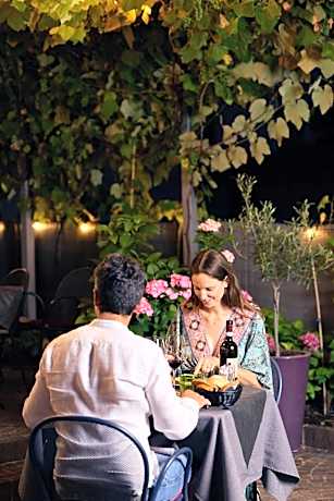 Rolly - Rooms & Restaurant