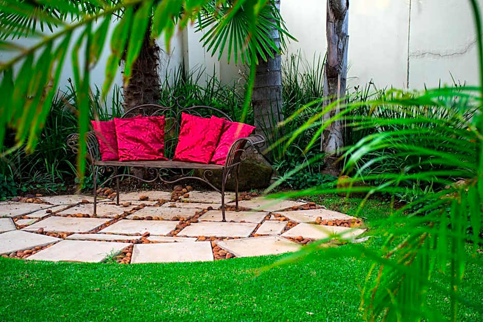 Casa Flora Guesthouse