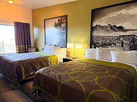 Queen Room with Two Queen Beds - Non-Smoking