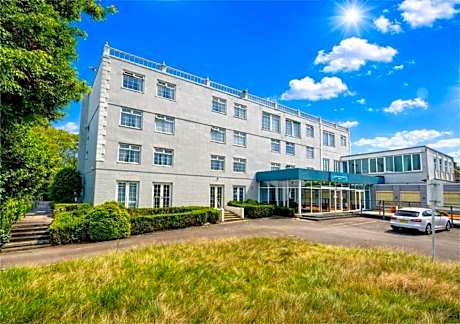 Manchester Airport Stanley Hotel by Belvilla