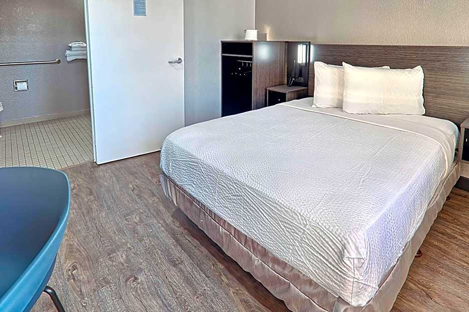 Motel 6-Lancaster, CA