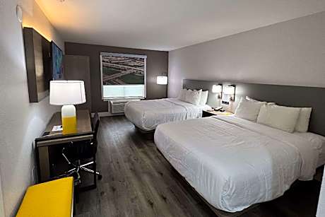2 Queen Beds, Nonsmoking, Accessible