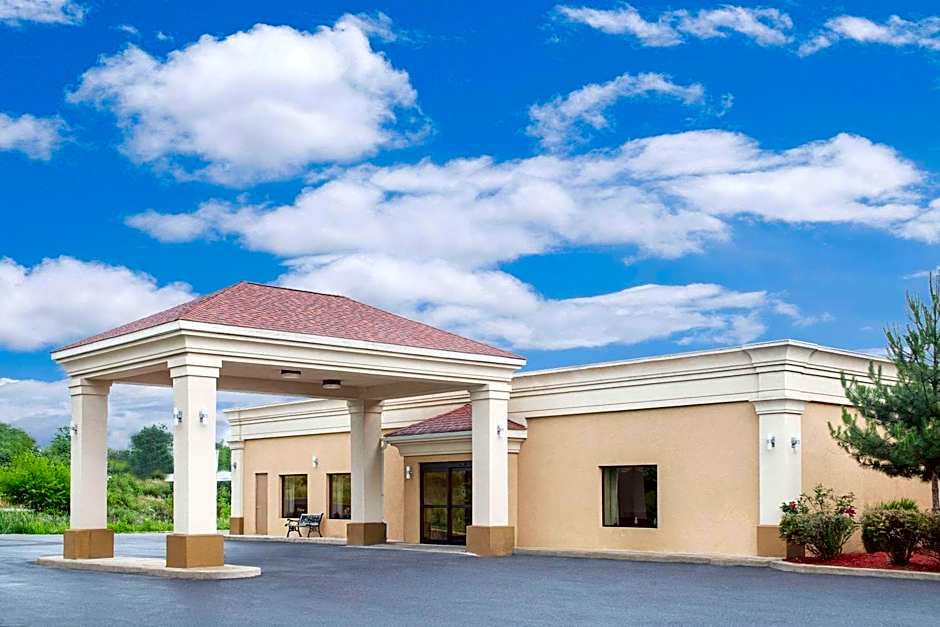 Super 8 by Wyndham Danville