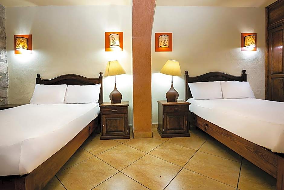 Hotel Casa del Virrey & Suites