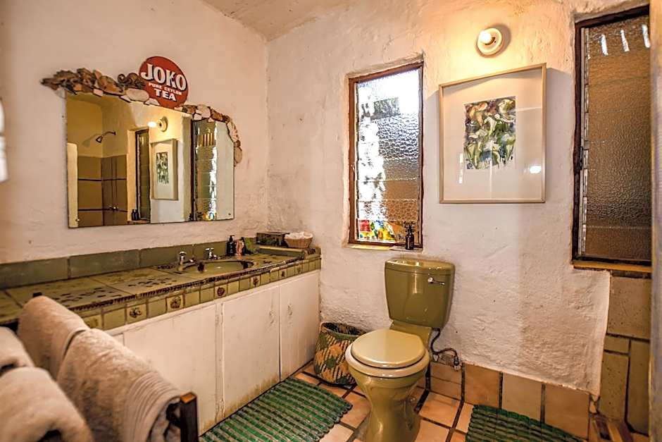 Eloff Guest House and Gallery