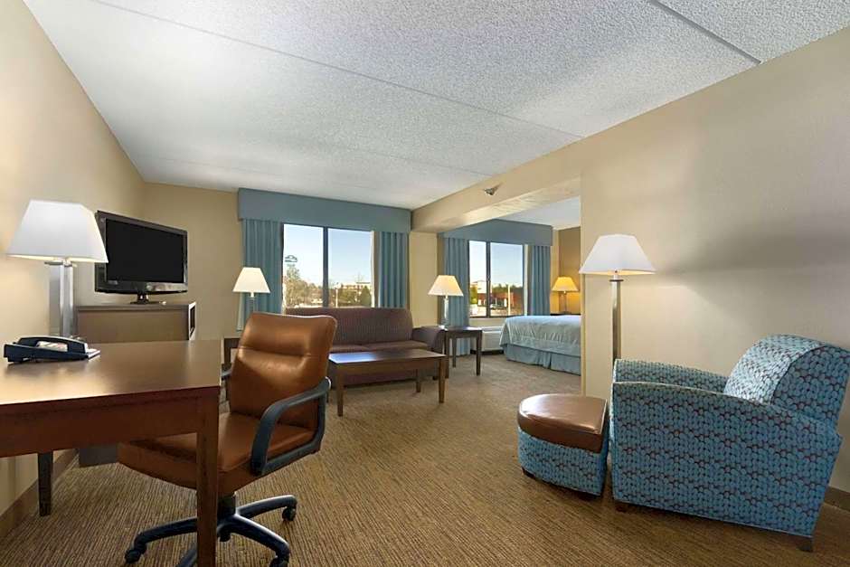 Holiday Inn Express Fayetteville-Fort Bragg