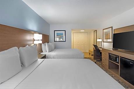 Queen Room with Two Queen Beds - Downstairs - Non-Smoking