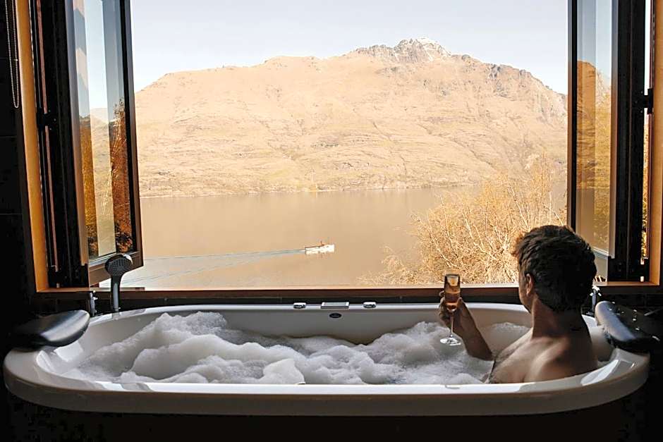 Azur Lodge