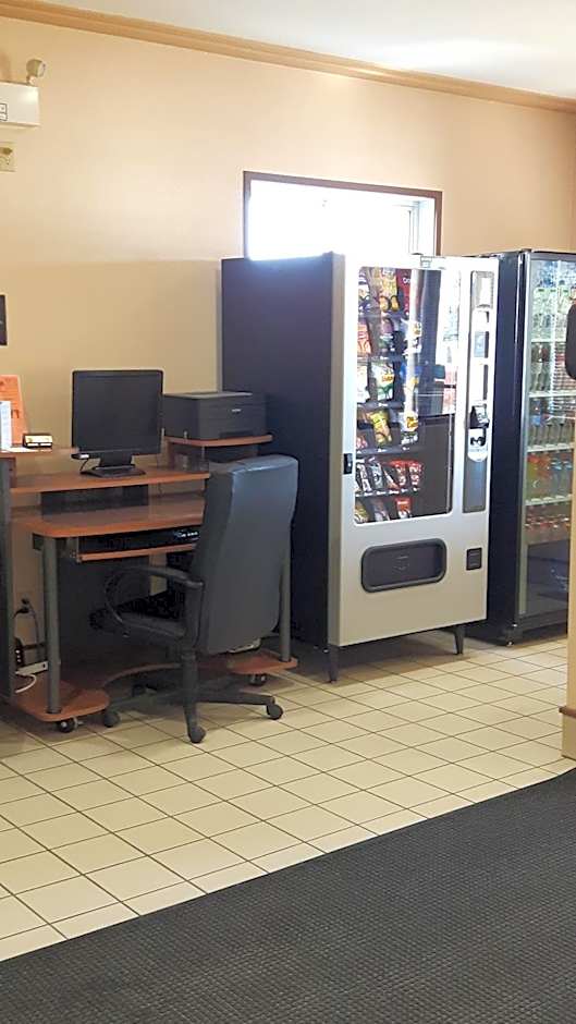 Super 8 by Wyndham Moose Jaw SK