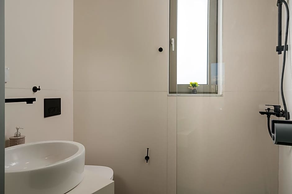 Aegean Breeze Luxury Apartments next to the sea