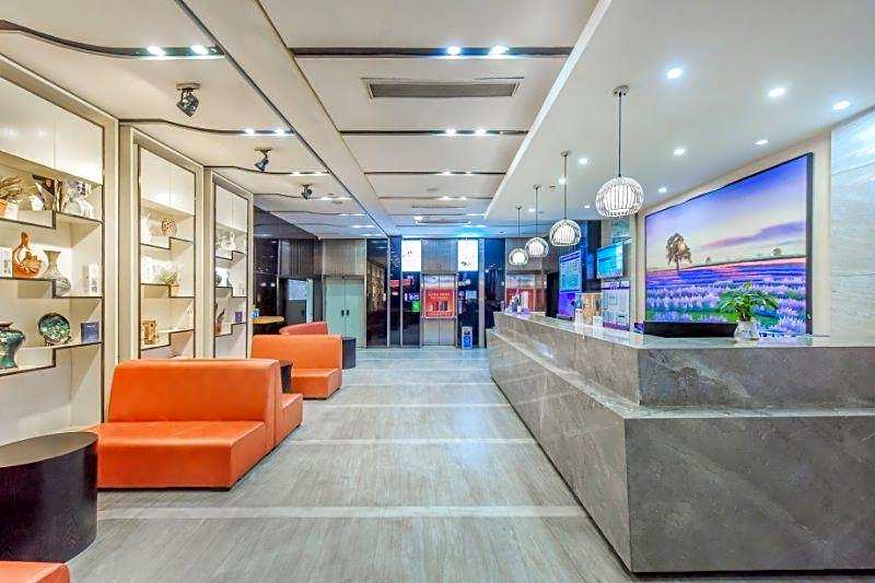 Lavande Hotel Luzhou Jiale Century City