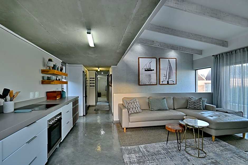 At Last Glentana Beach Manor