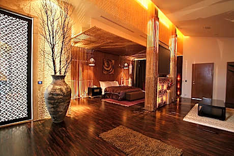 Deluxe Garden View Double Room with Private KTV Room and Room - Check-In After 9:00 PM