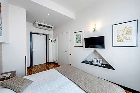 Single Room with Mountain View