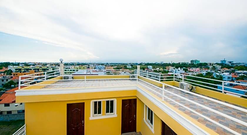 Tropical Island Apartahotel