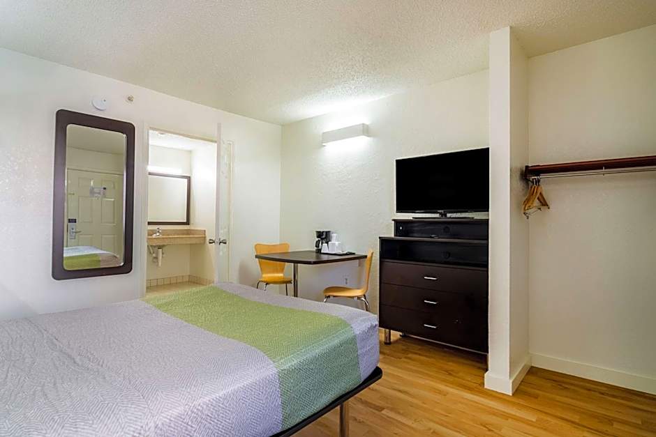 Studio 6-Plano, TX - Dallas - Plano Medical Center