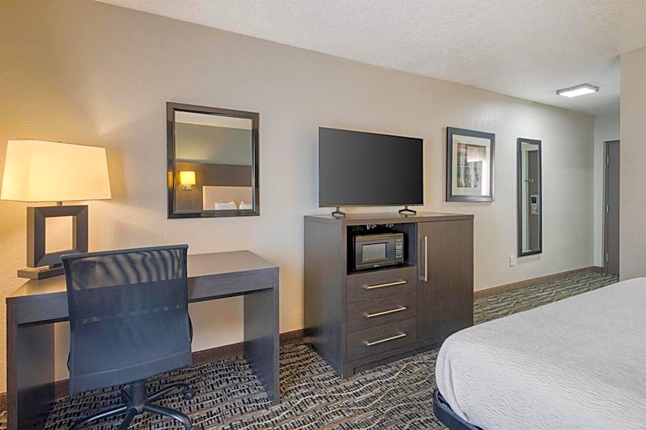 Best Western Waldo Inn & Suites