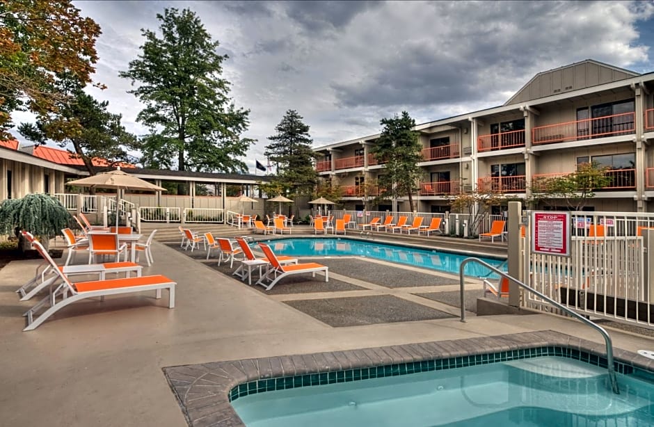 Ashland Hills Hotel & Suites