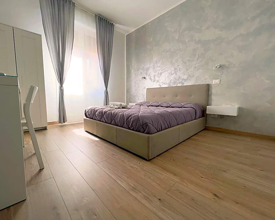 Foto 1 di 9 di Double Room with Private Bathroom
