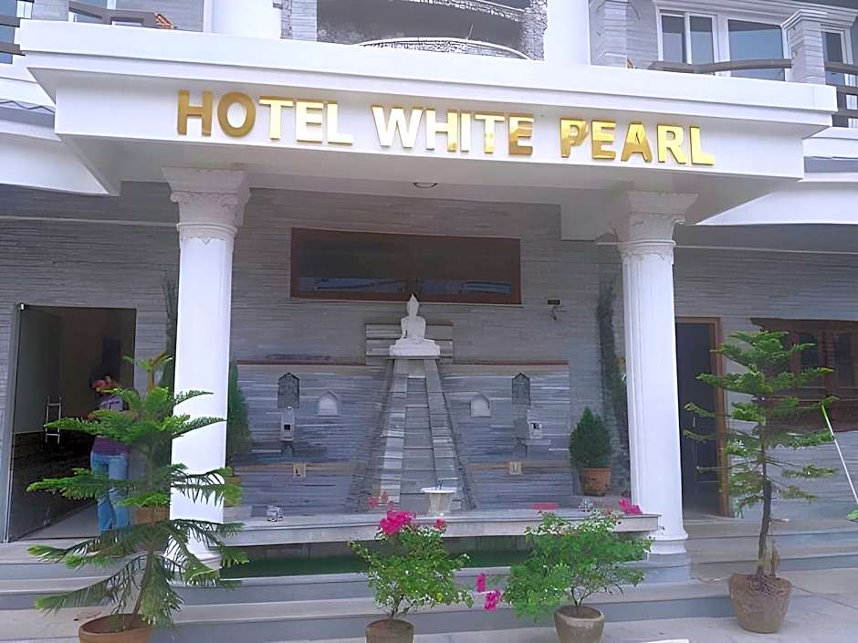 Hotel White Pearl