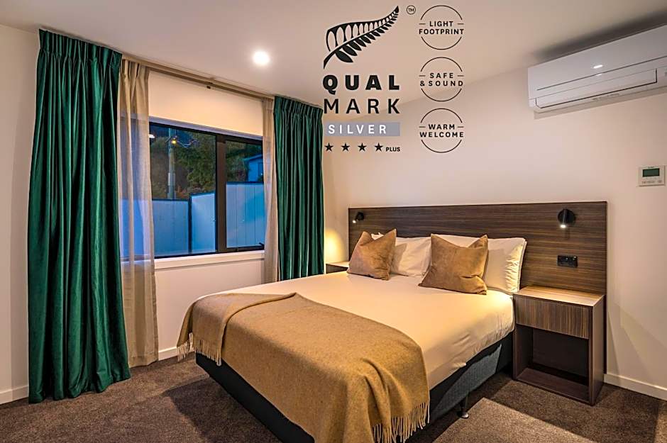 Luxe Suites & Apartments