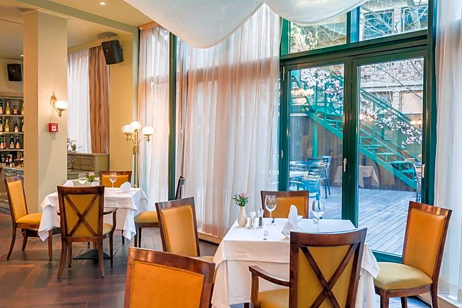 Crystal Palace Boutique Hotel