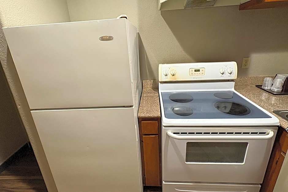 Regency Inn & Suites By Capital O Houston IAH Airport