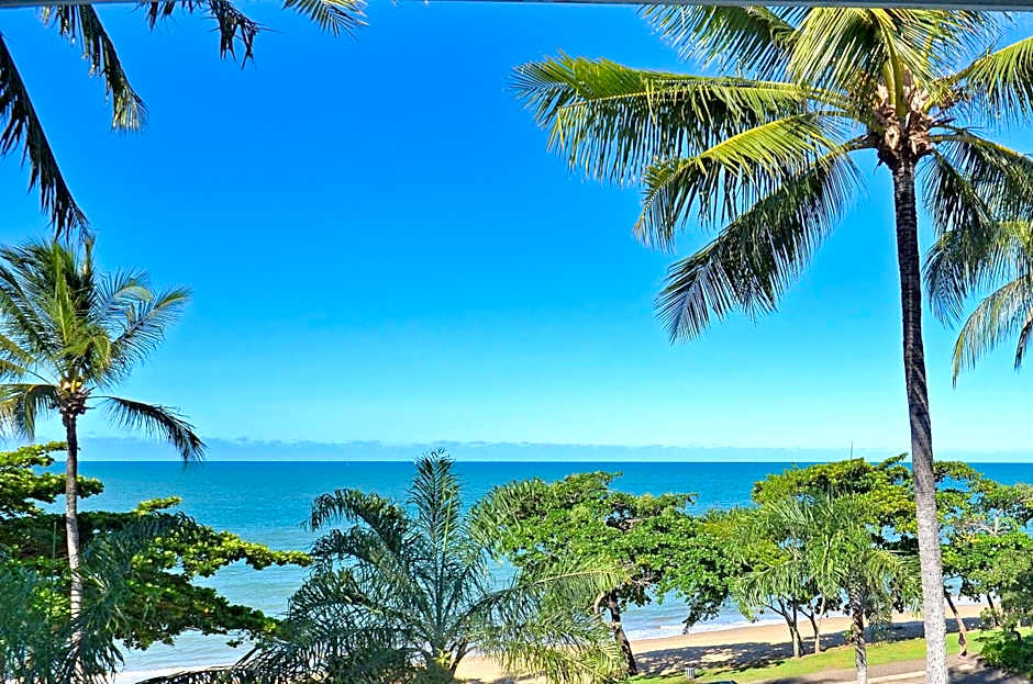 Roydon Beachfront Apartments