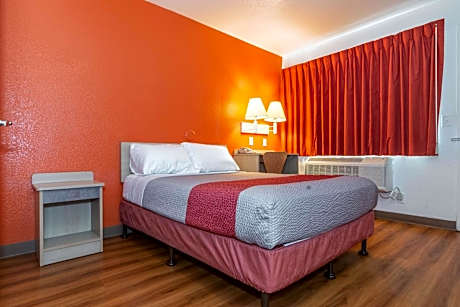 Queen Room - Non-Smoking