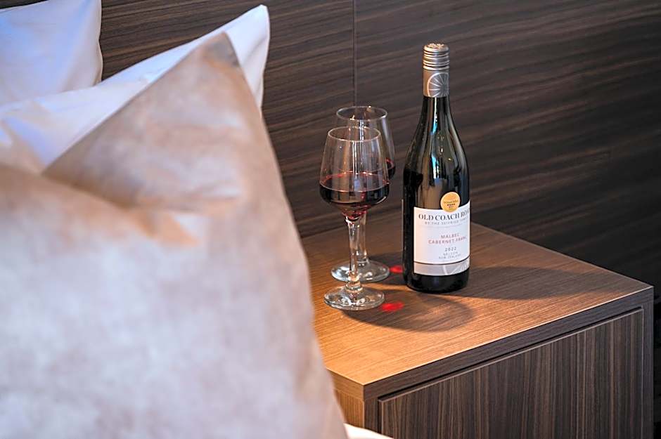 Luxe Suites & Apartments