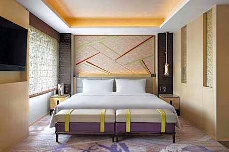 Junior Suite, 1 King, High floor