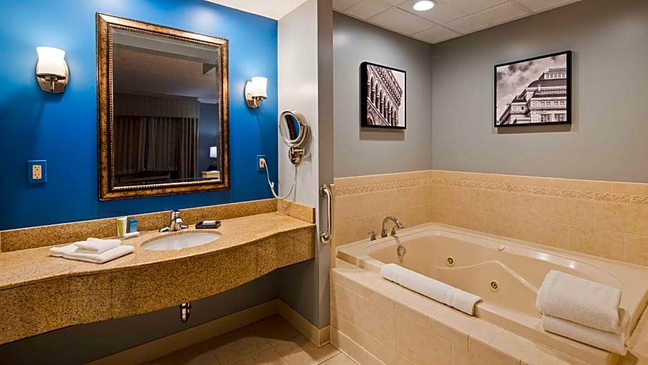 Best Western PLUS Franklin Square Inn