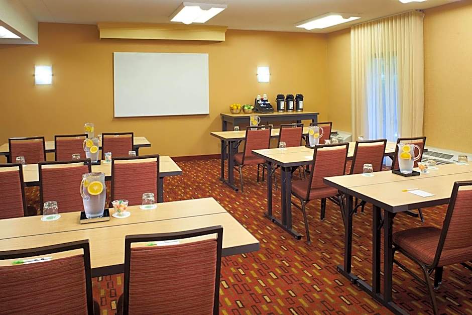 Courtyard by Marriott Lexington North
