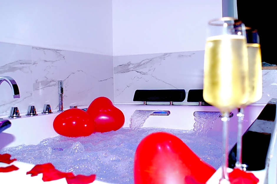 Le Vénus - Appartement SPA Privatif Balnéo Sauna