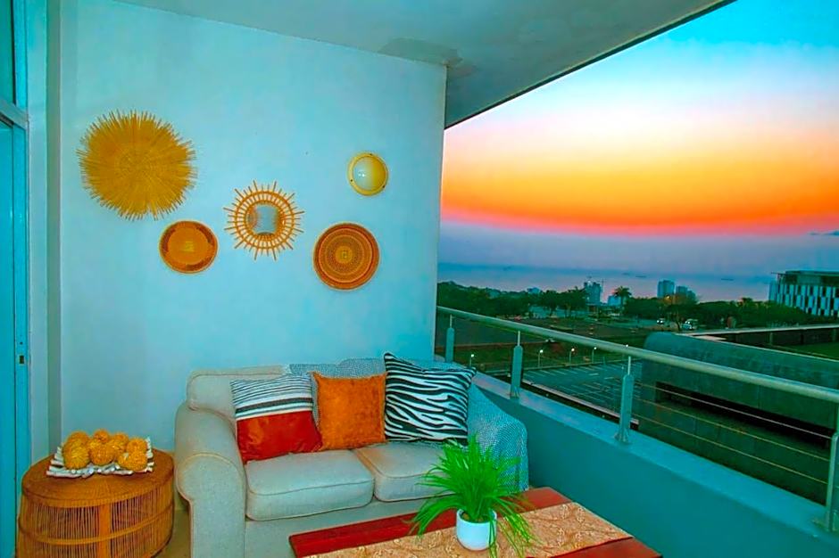 Gateway Oceans - 2 Adults & 4 Children ONLY - Families or 1 Couple only - No parties