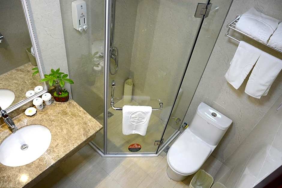 GreenTree Inn JiangSu WuXi YiXing East LongTan Road DongJiu Business Hotel