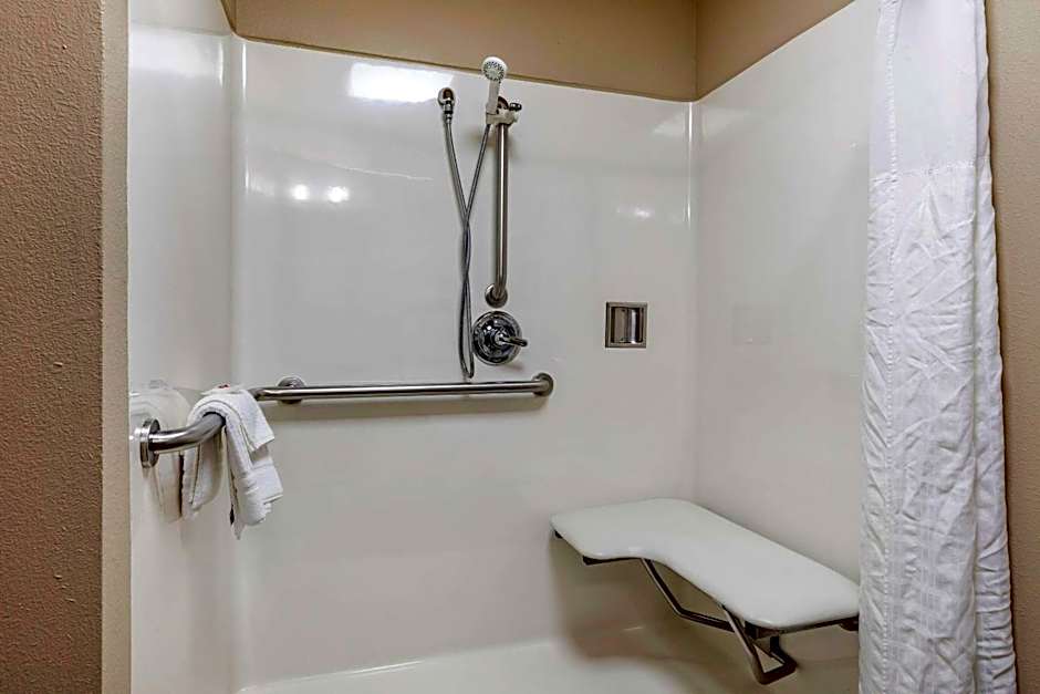 Comfort Inn & Suites Pauls Valley - City Lake