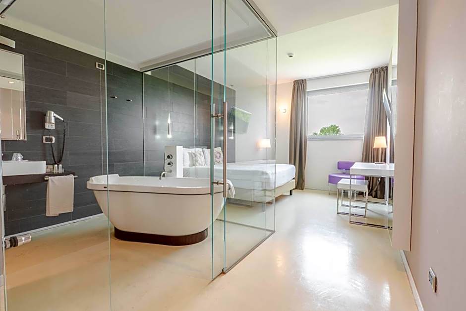 For You Hotel