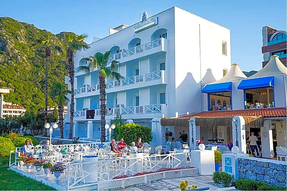 Casa Blanca Beach Hotel