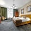 Hotel Reverie - Dependance, Check-in at Metropolitan Star