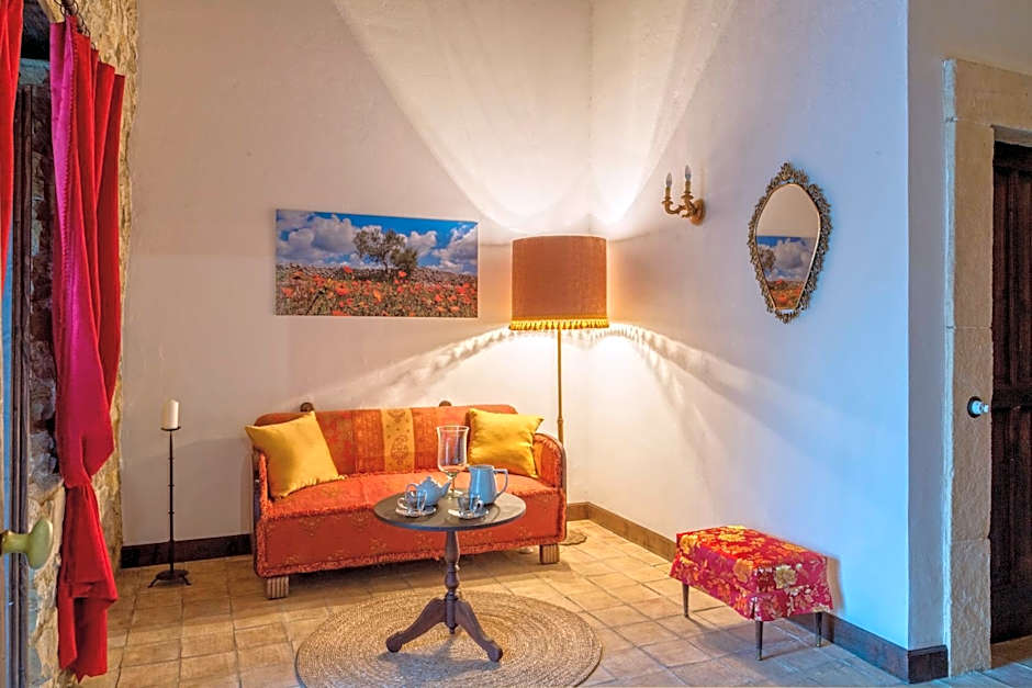 Masseria Fortificata Lo Zafferaneto