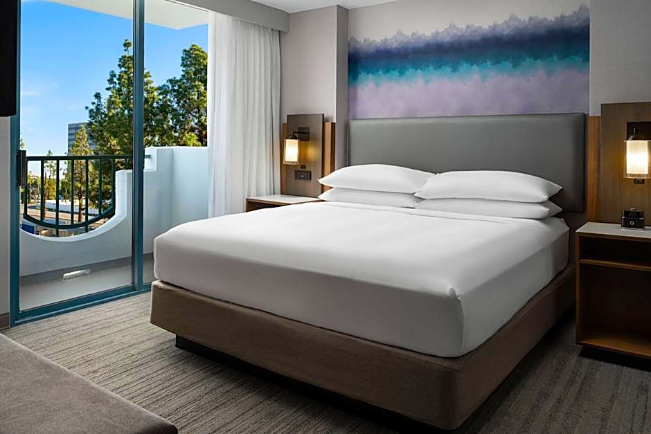 Photo 1 of 7 of 1 King Bed with Sofabed Guestroom