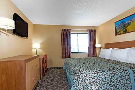 Queen Room, Disability Access, Non-Smoking