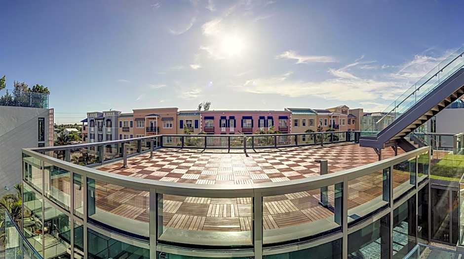 The Ray Hotel Delray Beach, Curio Collection by Hilton