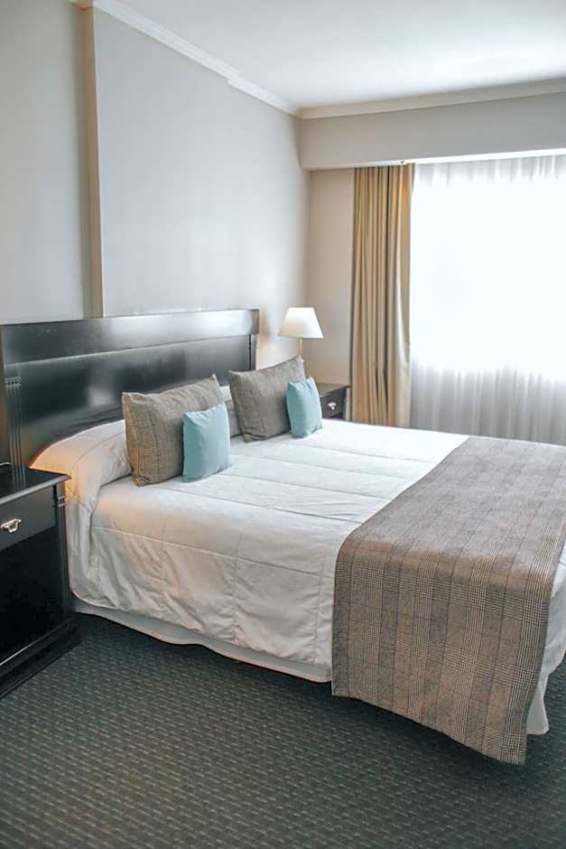 Plaza Real Suites Hotel