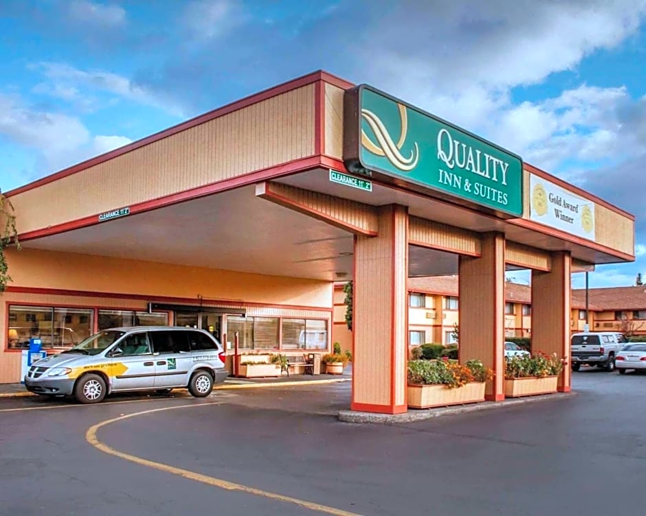 Quality Inn & Suites Medford Airport