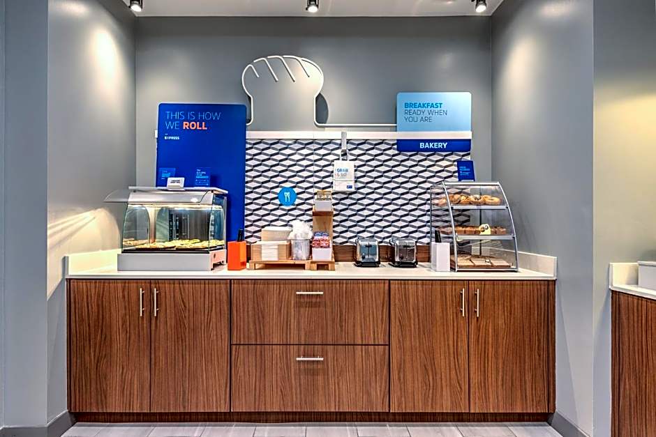 Holiday Inn Express & Suites Austin Airport East By IHG