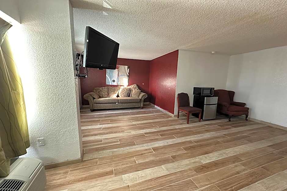 River Valley Inn and Suites By Belvilla