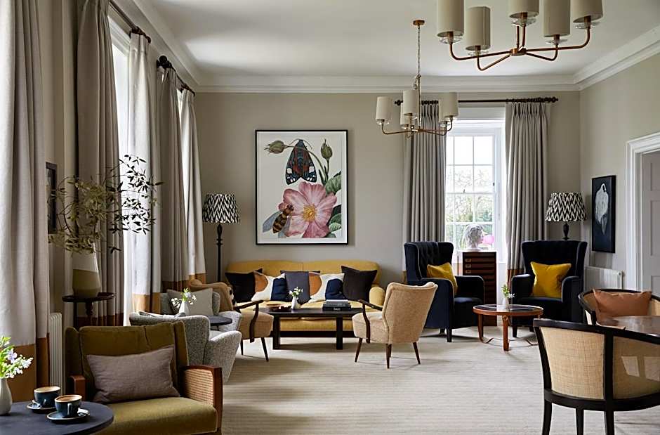 Moonfleet Manor - A Luxury Family Hotel